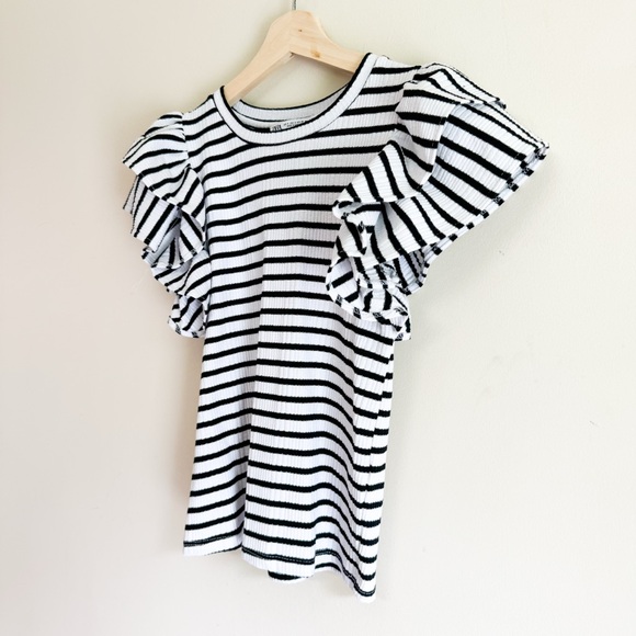 Zara Ruffled Sleeve Tee Size Small - Picture 2 of 6